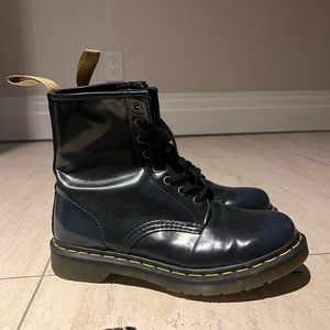 Dr. Martins boots Men 7 / Women 8